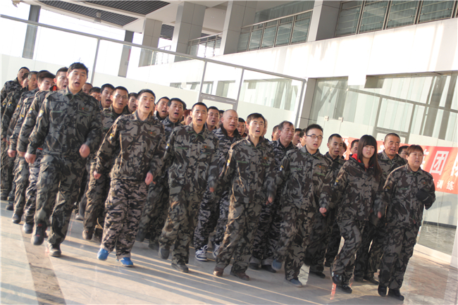 01淡季培訓-軍訓.JPG